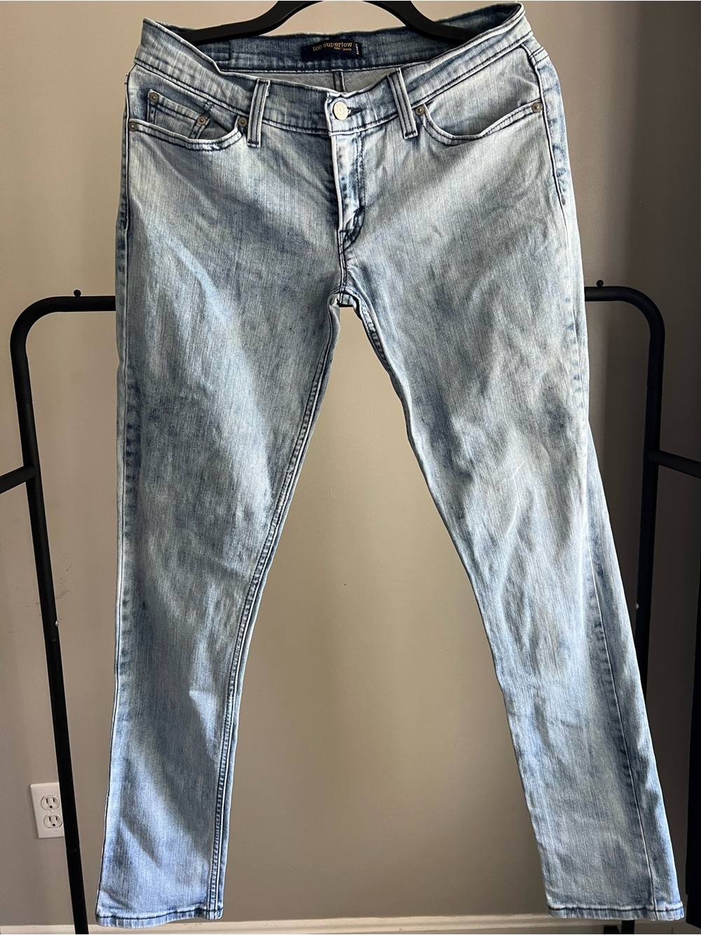 Levi's Men's Pale Blue Slim Straight Jeans